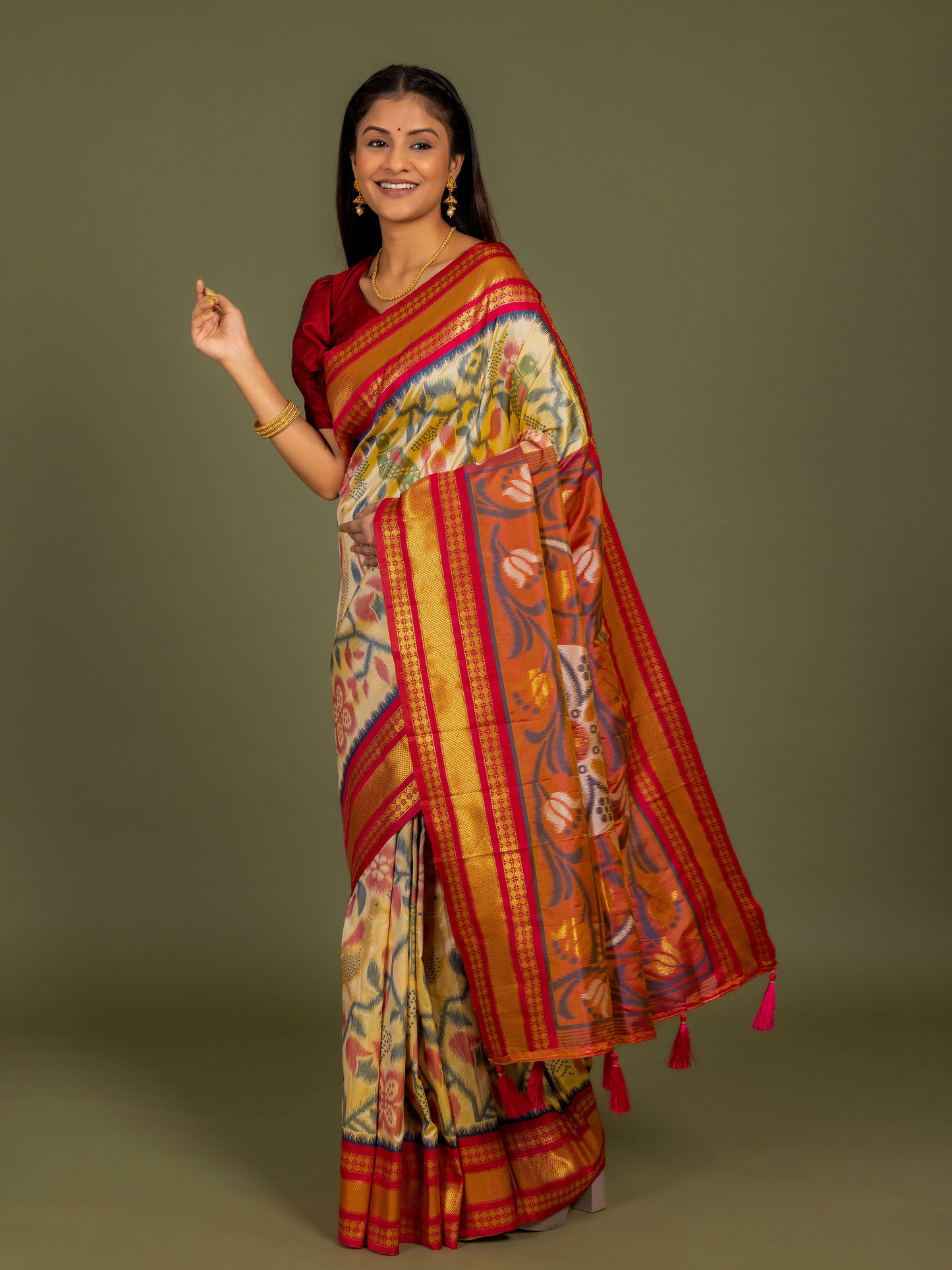 Cream And Zari Tissue Border Pochampalli Ikat Silk Saree