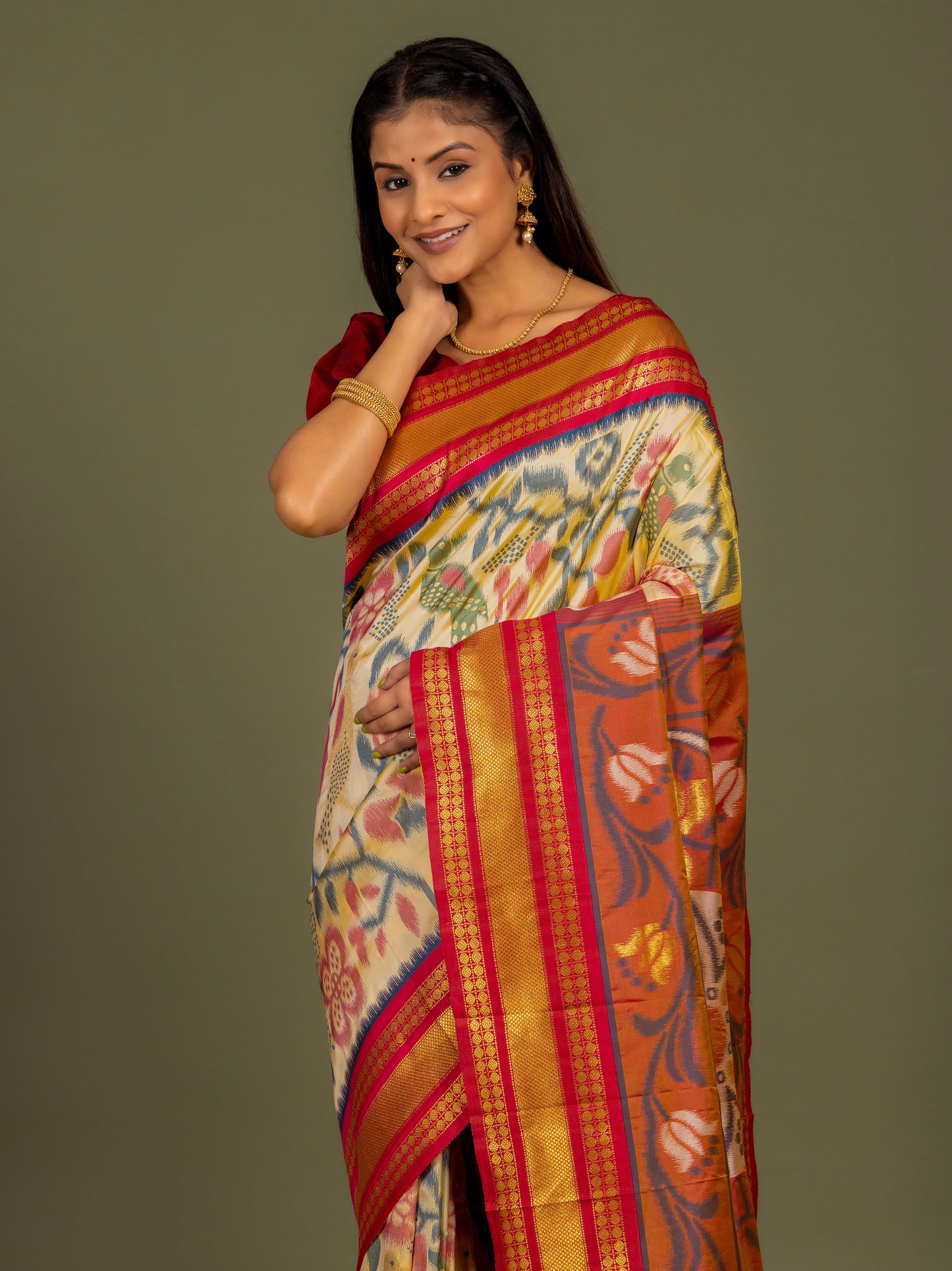 Cream And Zari Tissue Border Pochampalli Ikat Silk Saree