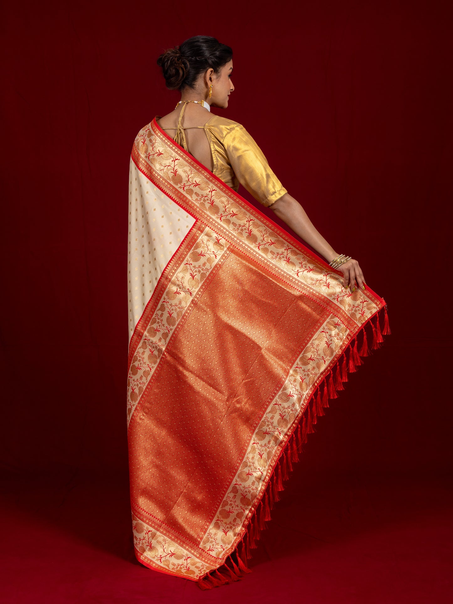 Fog Cream Banarasi Katan Silk Saree