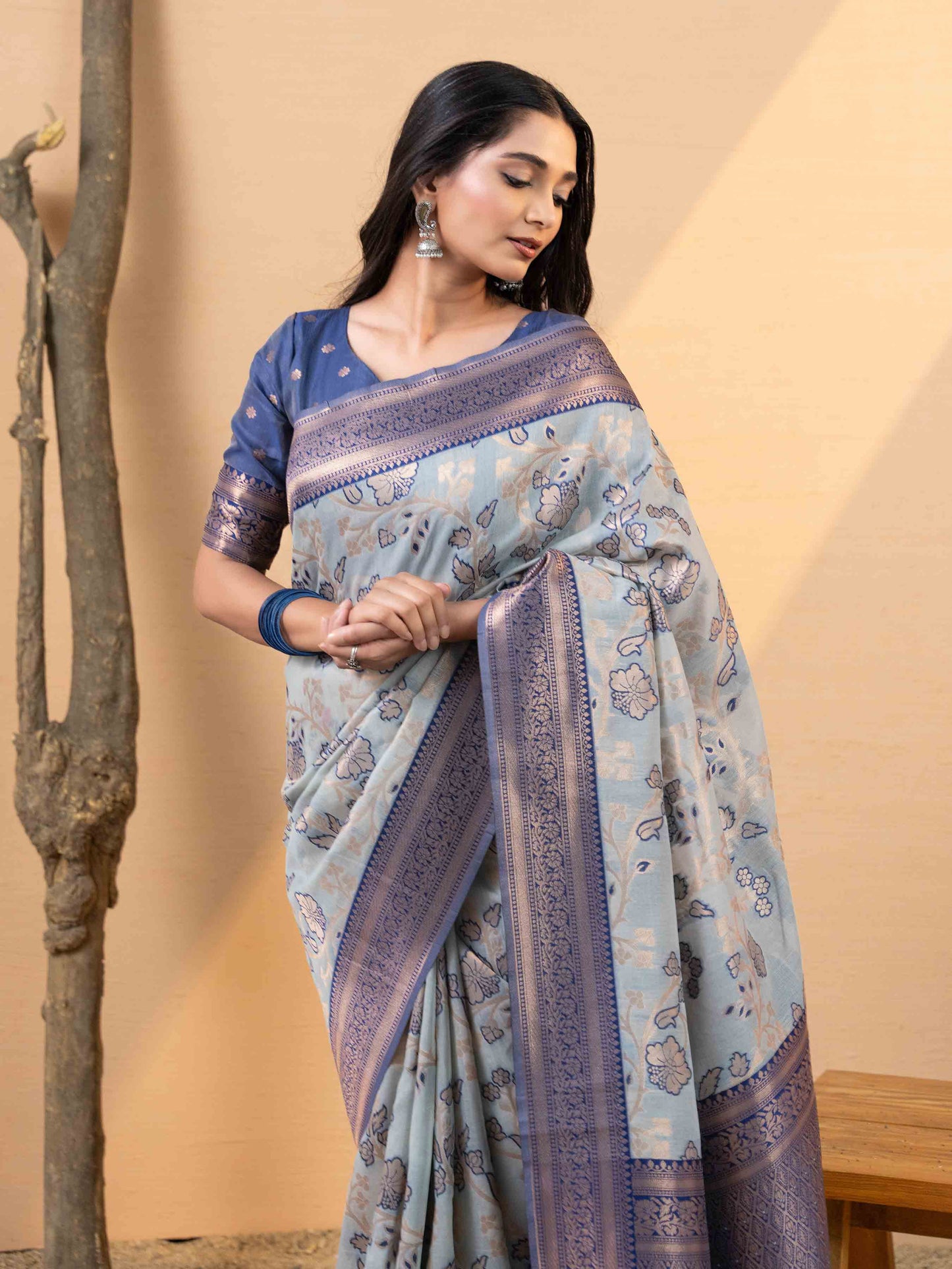 Elegant Blue Floral Woven Linen Saree