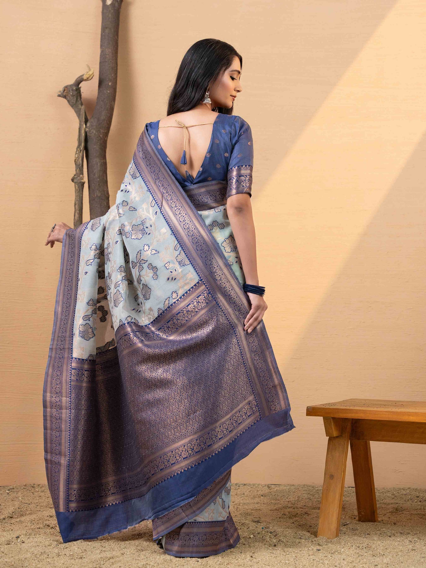 Elegant Blue Floral Woven Linen Saree